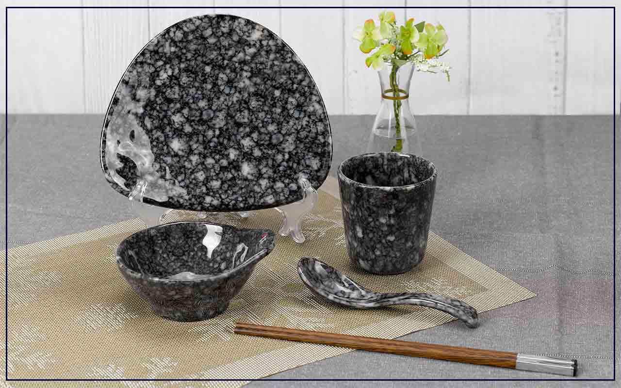 碗碟杯勺套擺臺(tái)